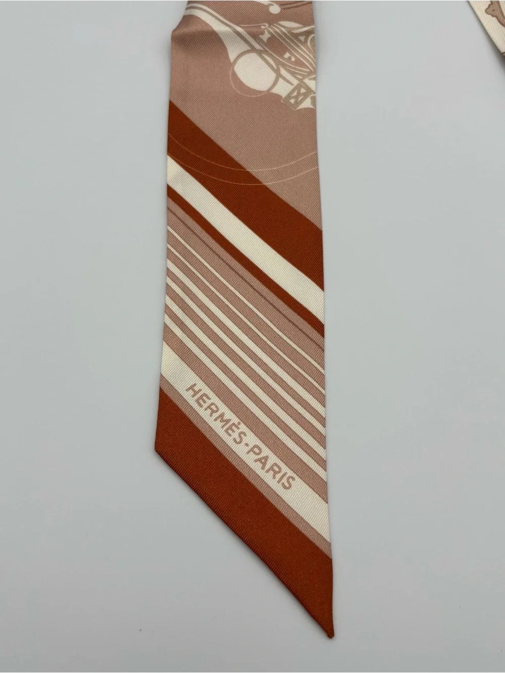 Hermes Ex-Libris Forever Twilly Scarf Beige Caramel White Silk Ribbon - Picture 4 of 6